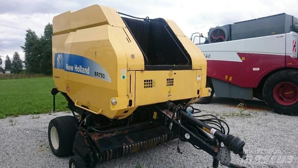 New Holland BR750A Prese/balirke za rolo bale