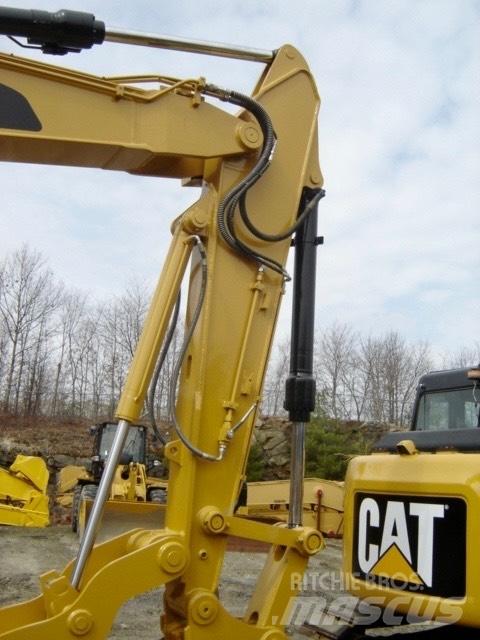 CAT 311F Bageri guseničari