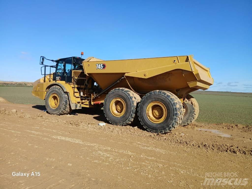 CAT 745 Zglobni damperi