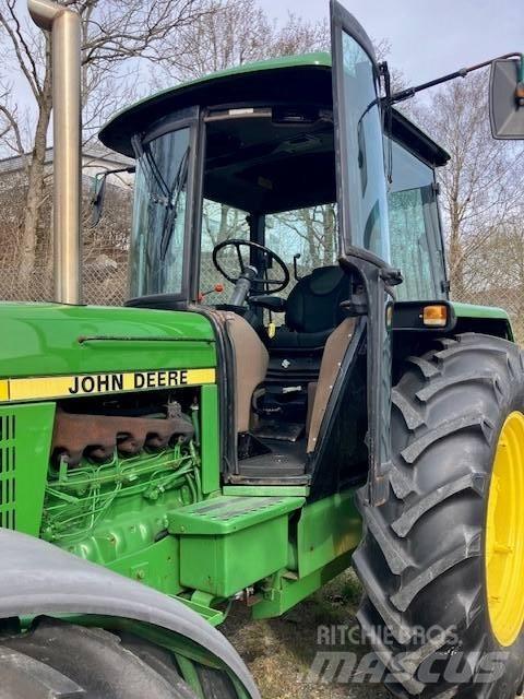 John Deere 3640 MFWD Traktori