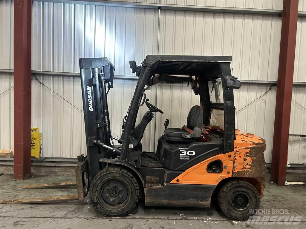 Doosan D30S-5 Dizelski viljuškari