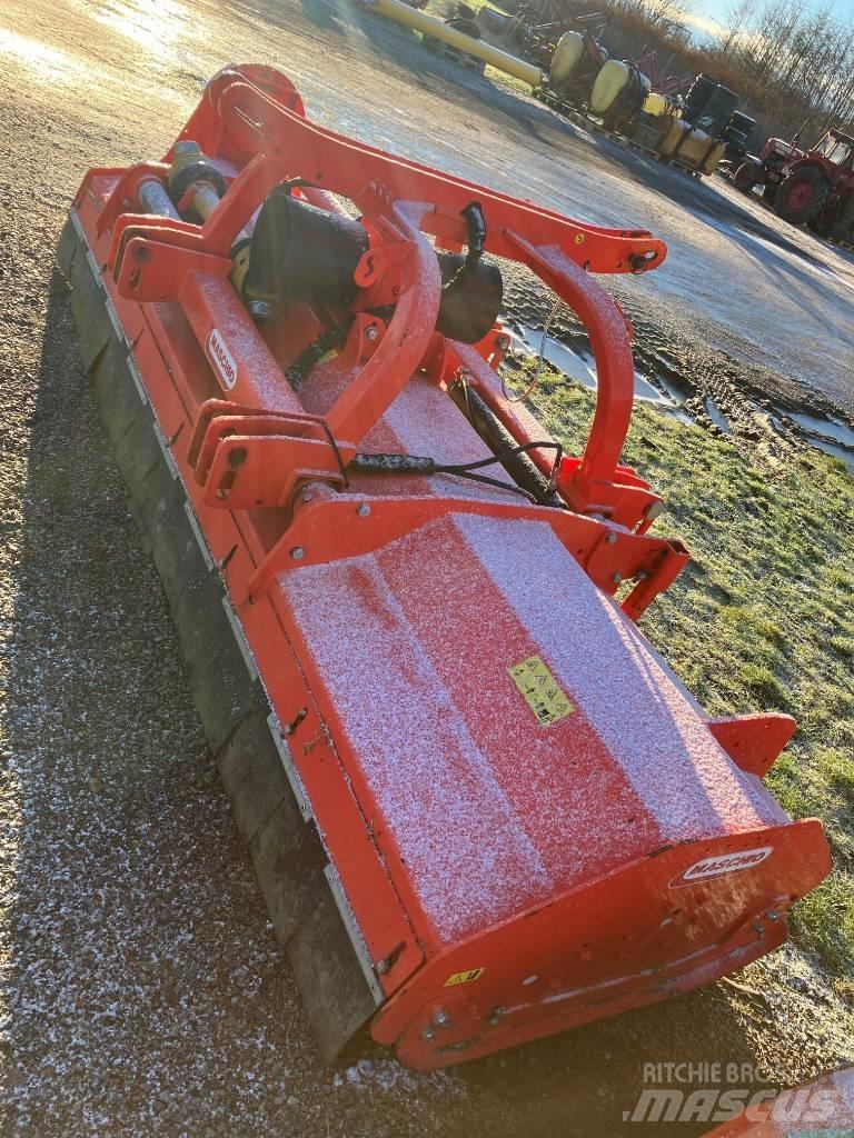 Maschio bufalo 300 Kosilice za livade
