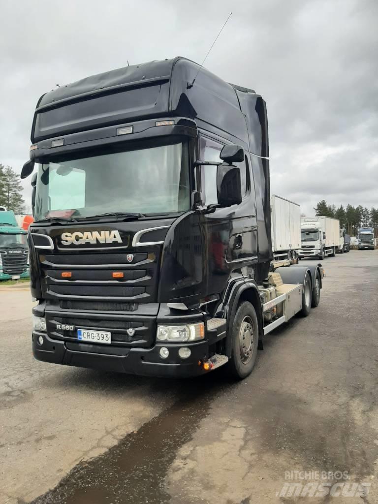 Scania R 560 Rol kiper kamioni sa kukom za podizanje tereta