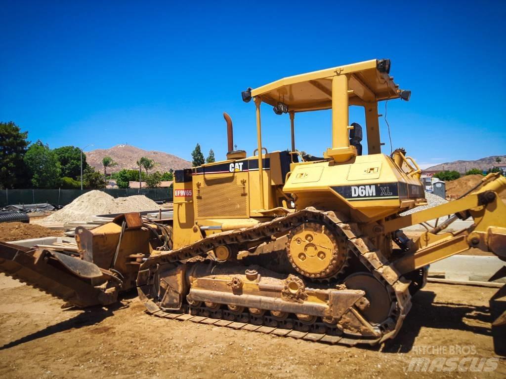 CAT D 6 M XL Buldožeri guseničari