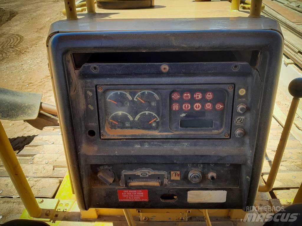 CAT D 6 M XL Buldožeri guseničari