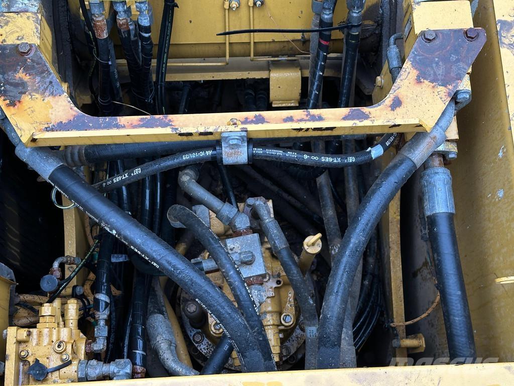 CAT 320FL Bageri guseničari