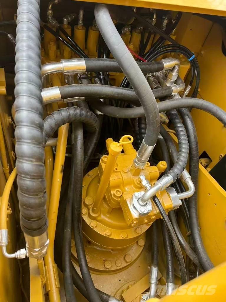 CAT 320 D2L Bageri guseničari