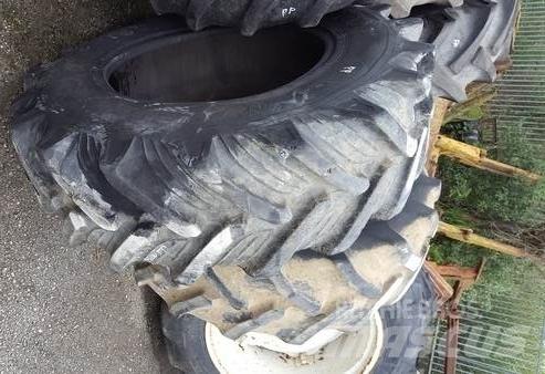 Pneus 13.6R24 Gume, točkovi i felne