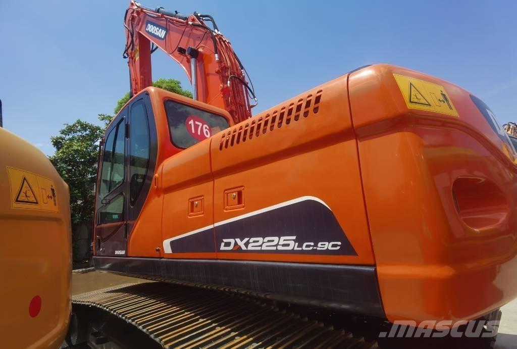 Doosan DX 225 LC Bageri guseničari