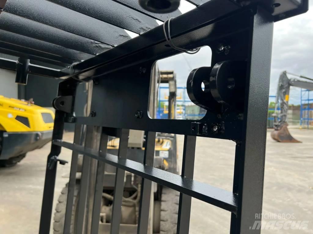 CAT 312D Guard Kabine i unutrašnjost