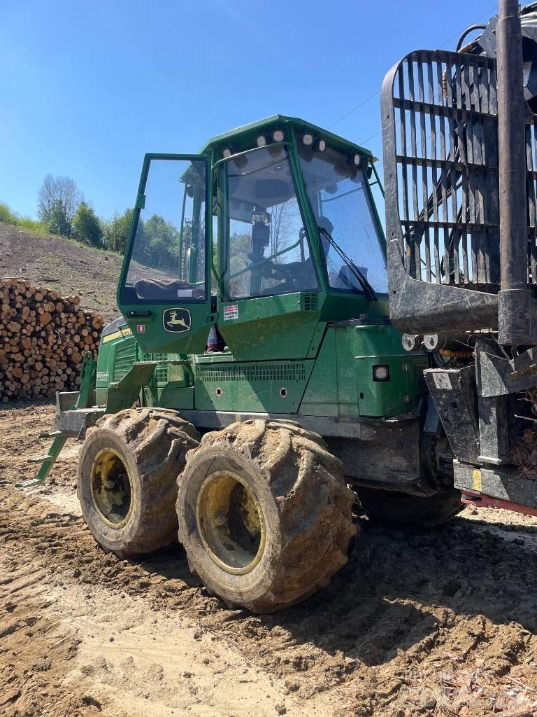 John Deere 1110G Forvarderi