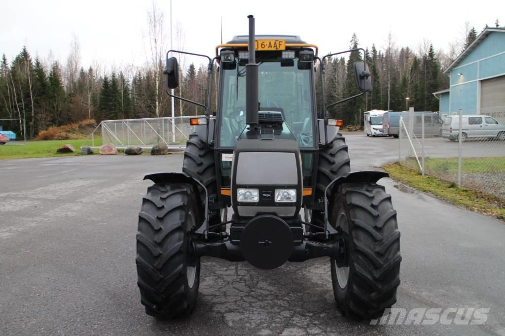 Valtra 700 Traktori