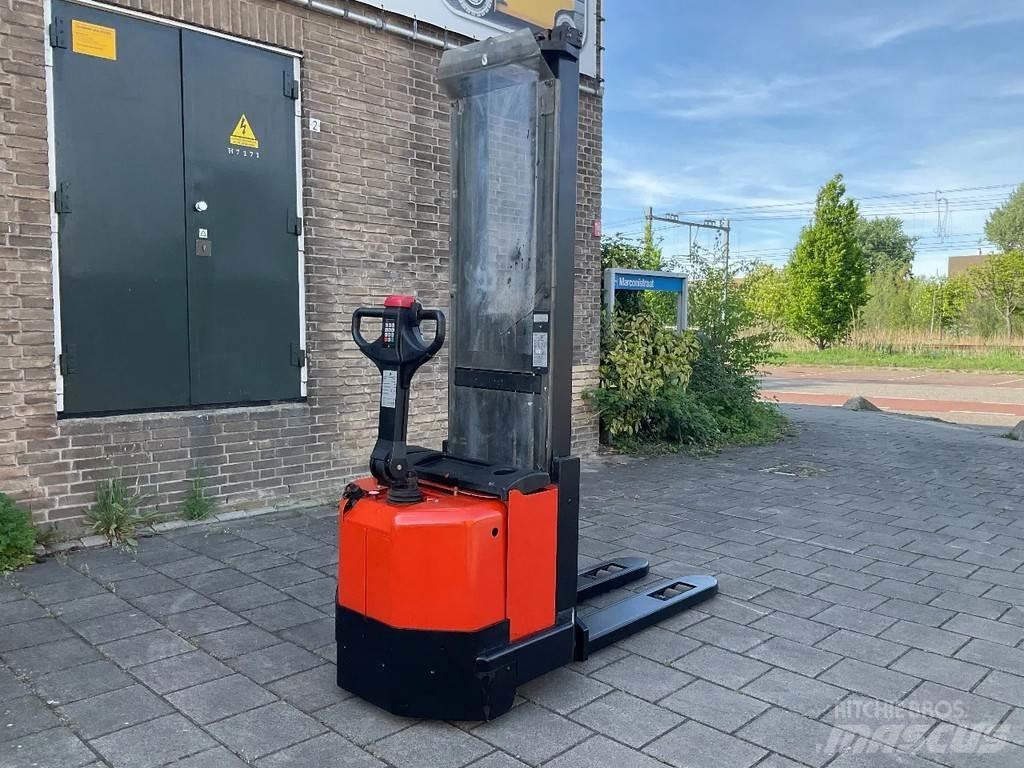Toyota BT SWE120L Ručni električni viljuškar