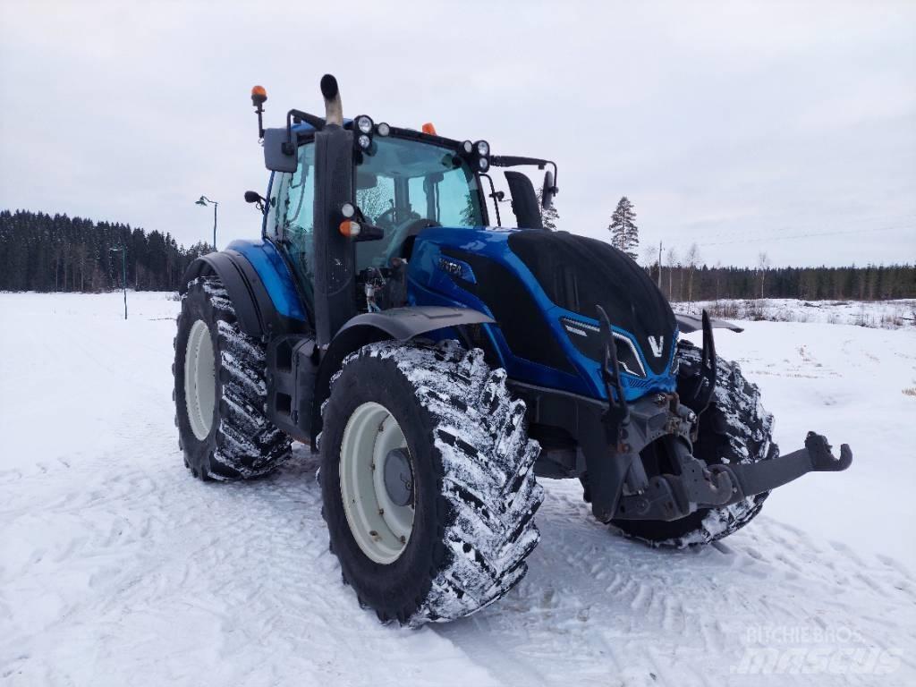 Valtra T 174 VERSU Traktori
