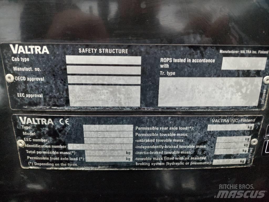Valtra T 174 VERSU Traktori
