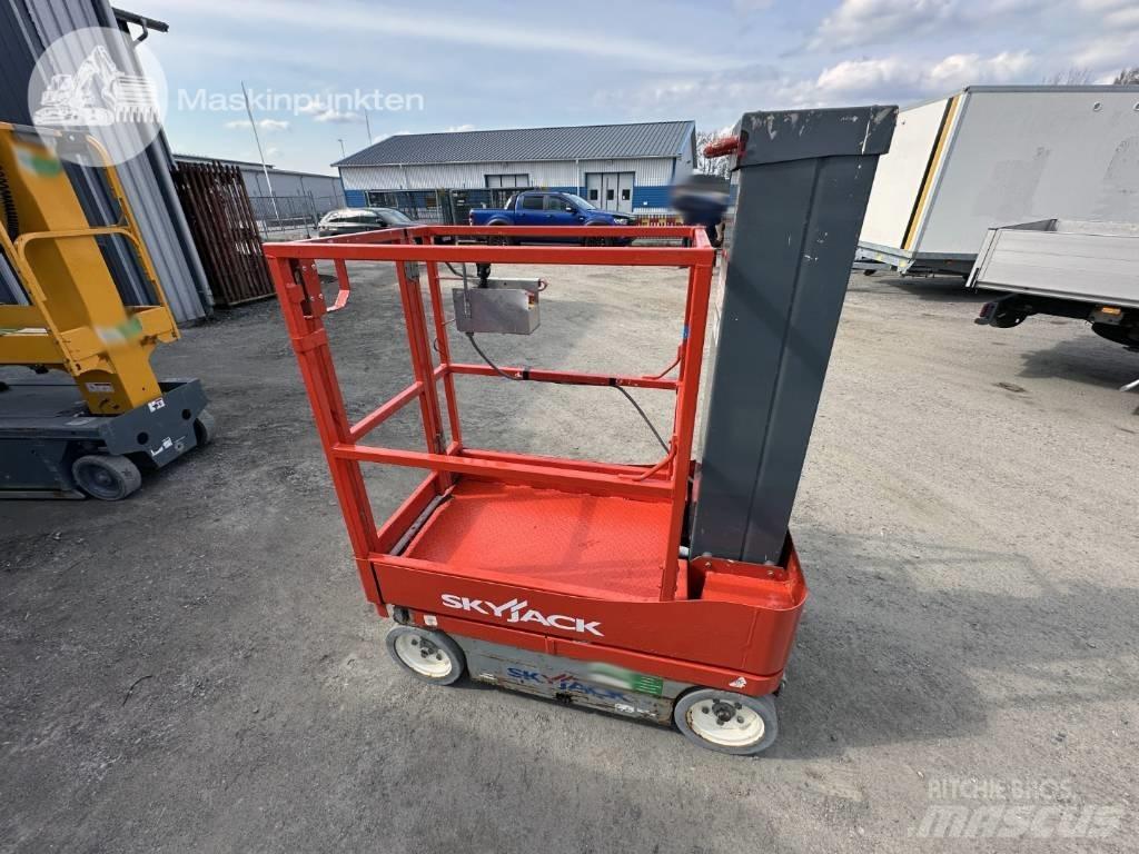 SkyJack SJ 12 Jarbolne penjajuće platforme