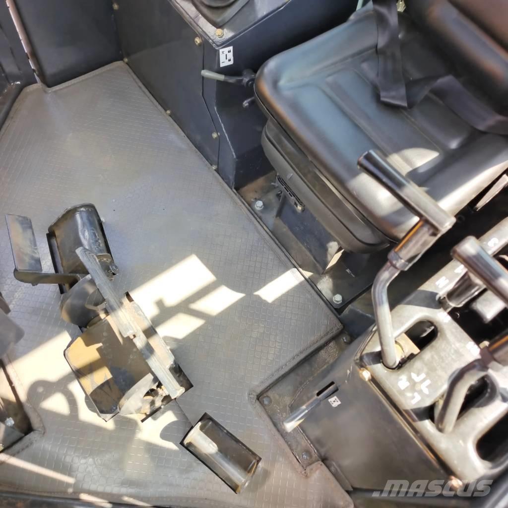 Shantui SD 32 Buldožeri guseničari