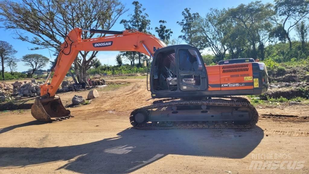 Doosan DX 225 LCA Bageri guseničari