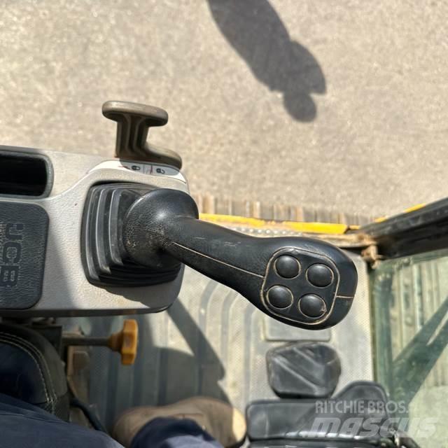 JCB 220X Bageri guseničari
