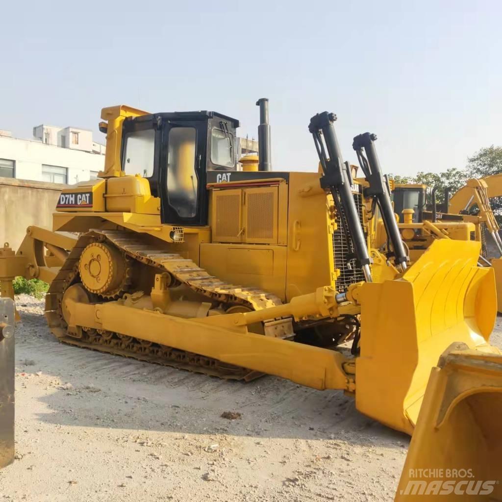 CAT D7H Buldožeri guseničari