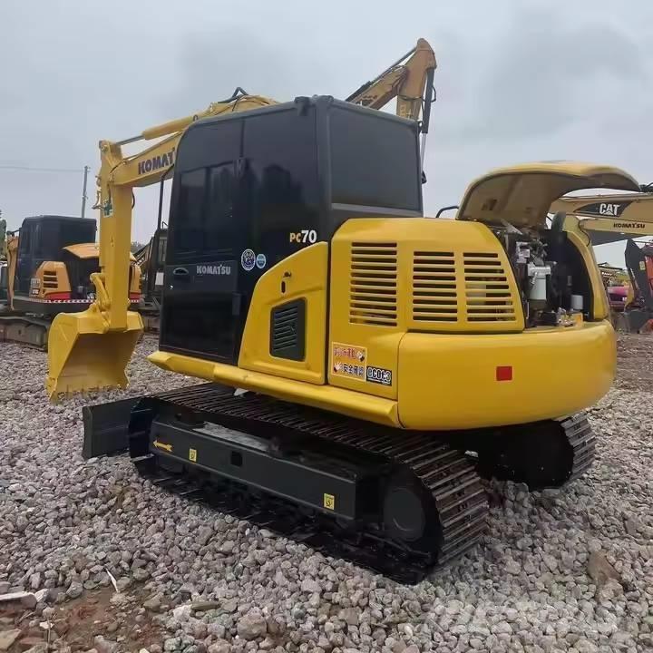 Komatsu PC70-8 Midi bageri 7t – 12t