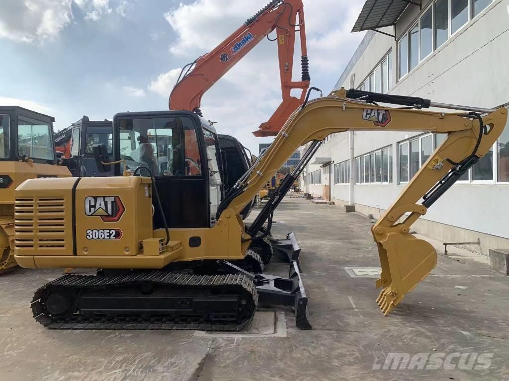CAT 306E2 Bageri guseničari