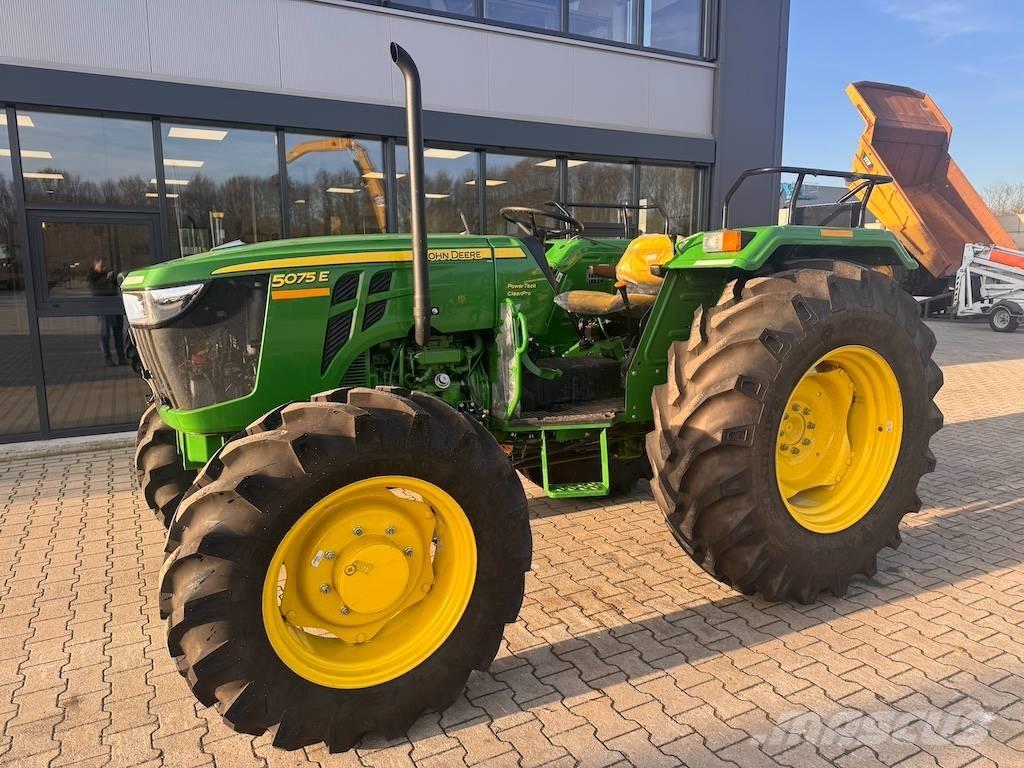 John Deere 5075 E Traktori