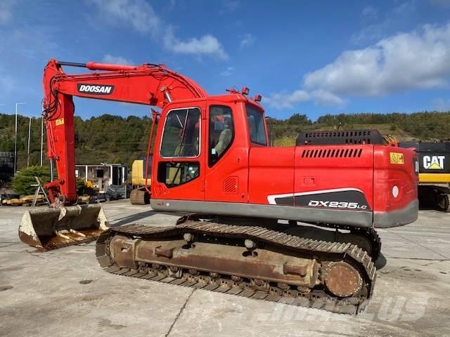 Doosan DX 235 LC Bageri guseničari