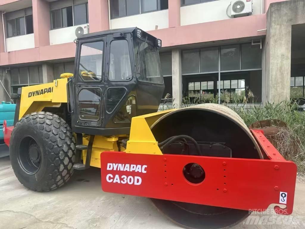 Dynapac CA 30 D Valjci sa jednim bubnjem