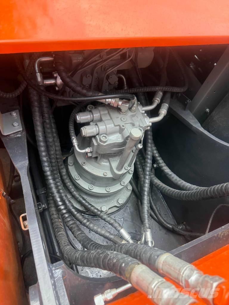 Hitachi ZX200 Bageri guseničari