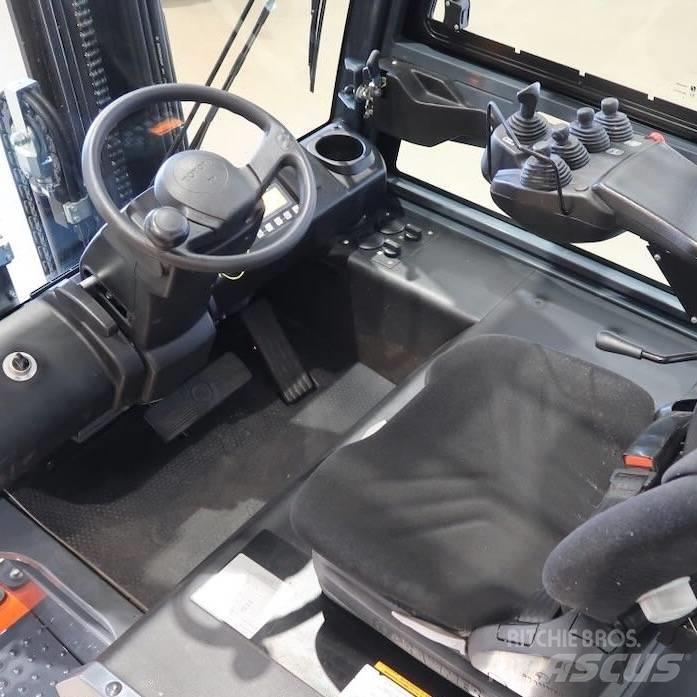Toyota 8FBMT30 Električni viljuškari