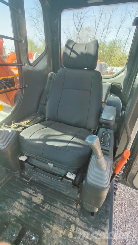 Hitachi ZX 210-3 Bageri guseničari