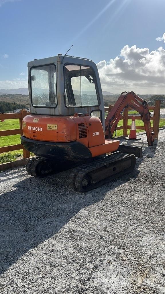 Hitachi Ex30-1 Mini bageri < 7t