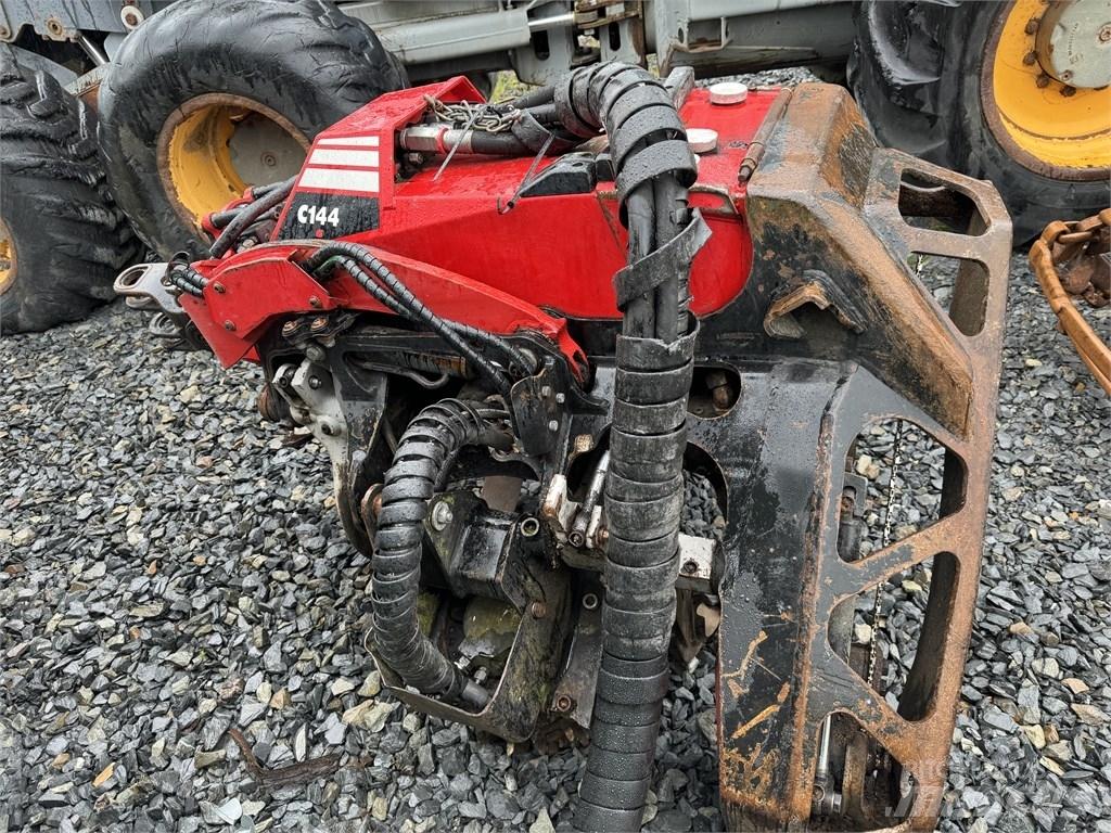 Komatsu C 144 Mašine za kleščenje grane stabla