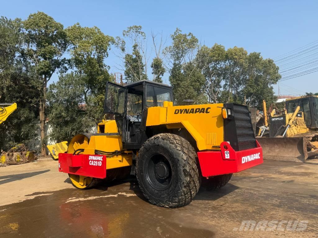 Dynapac CA 251 D Valjci sa jednim bubnjem