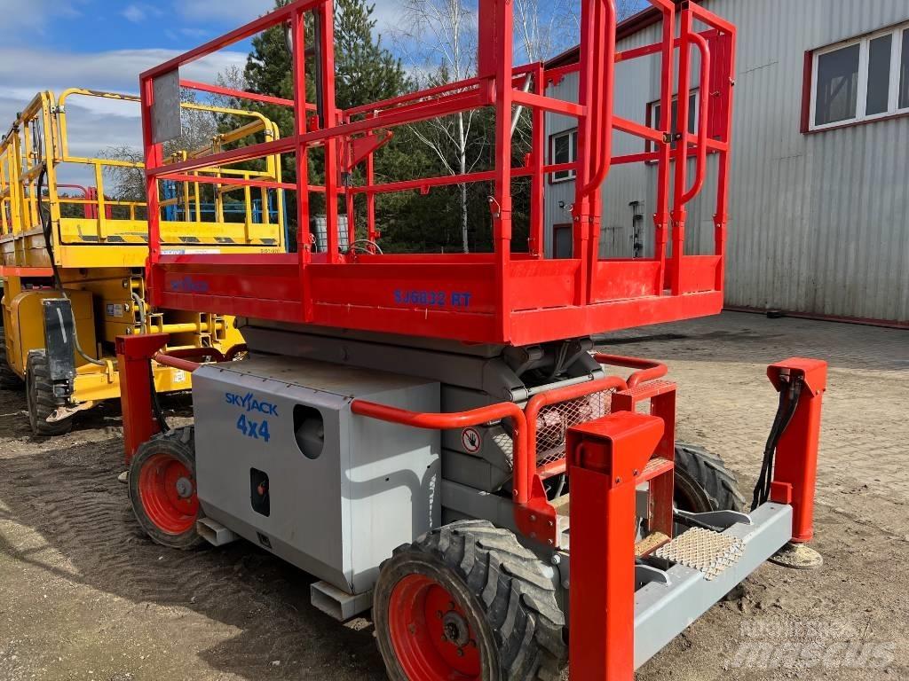 SkyJack SJ 6832 RT Makazaste platforme