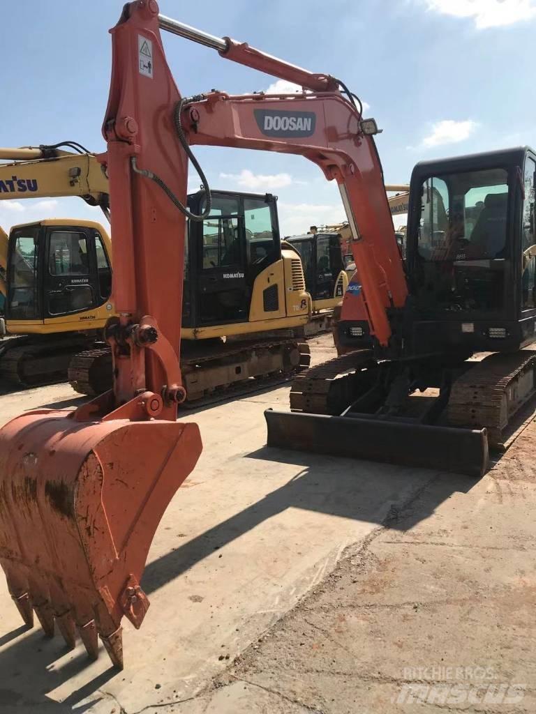 Doosan dx60 Bageri guseničari