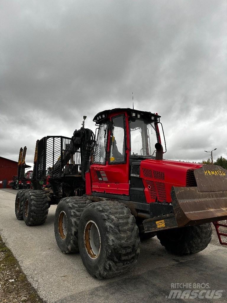 Komatsu 895 Forvarderi