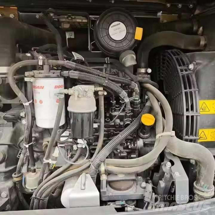 Doosan DX60W Bageri točkaši