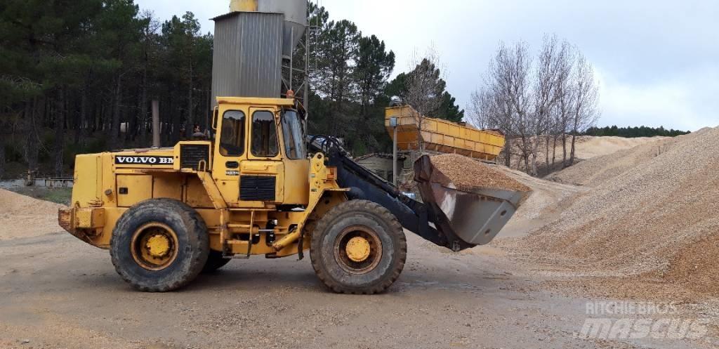  Cargadora volvo L90 Mini utovarivači