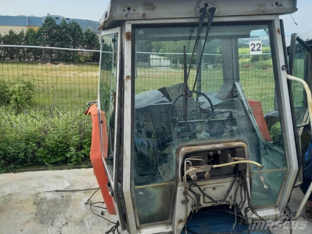 Massey Ferguson 3080 Kabine i unutrašnjost