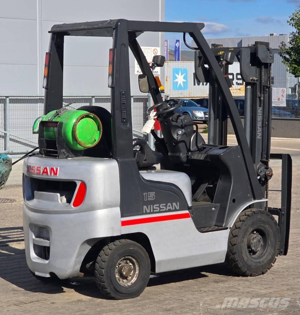Nissan L01A15 Plinski viljuškari