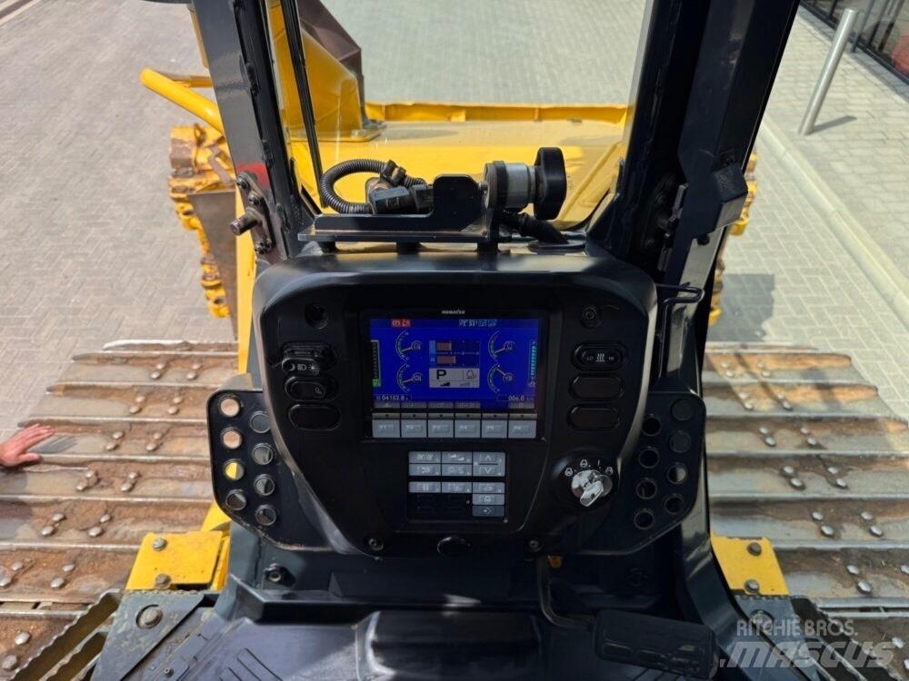 Komatsu D61PXi-24EO Buldožeri guseničari