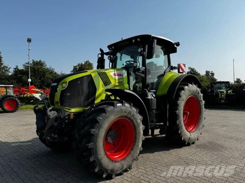 CLAAS AXION 810 Traktori