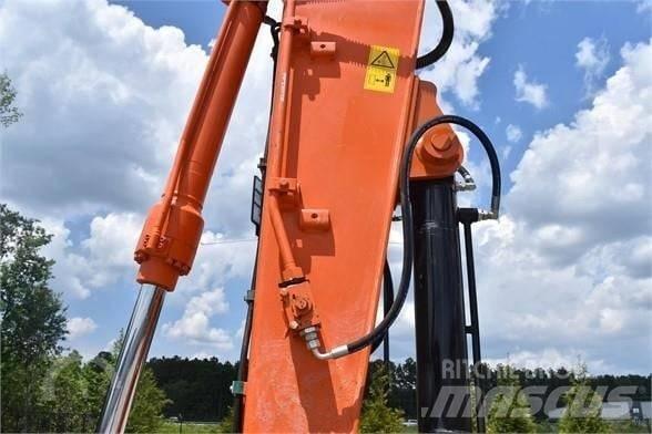 Hitachi ZX 135 Bageri guseničari