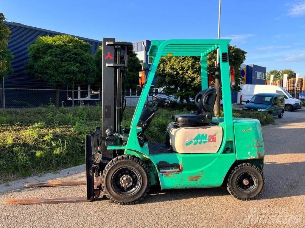 Mitsubishi FD25 Dizelski viljuškari
