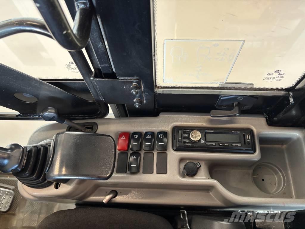 JCB 403 Višenamenski utovarivači