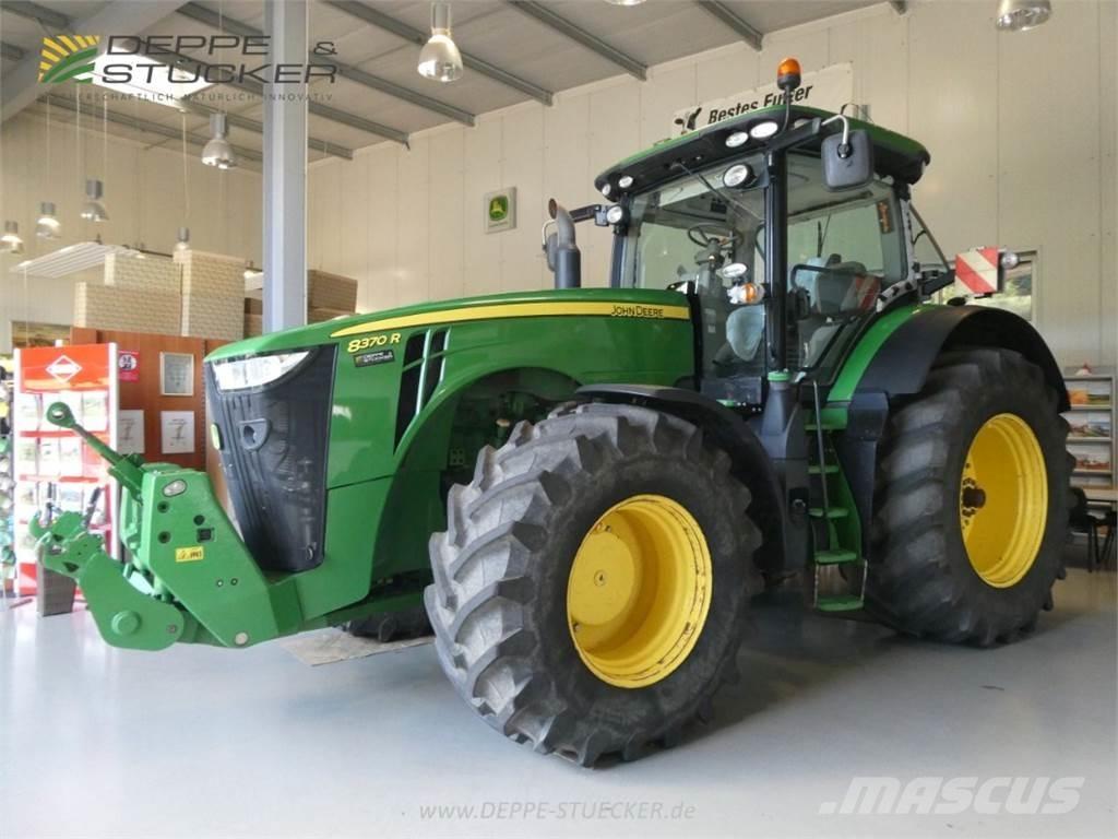 John Deere 8370R Traktori