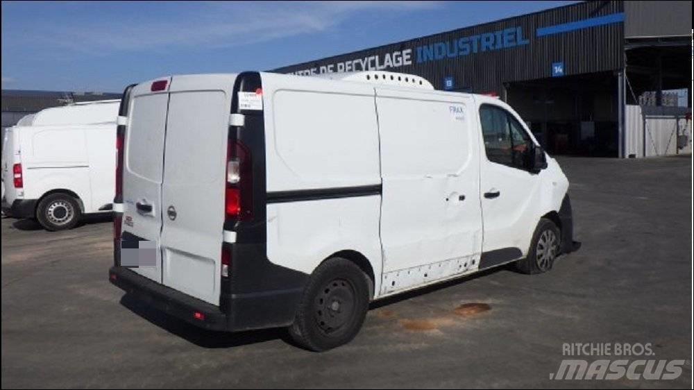 Nissan NV 300 Sanduk kombiji