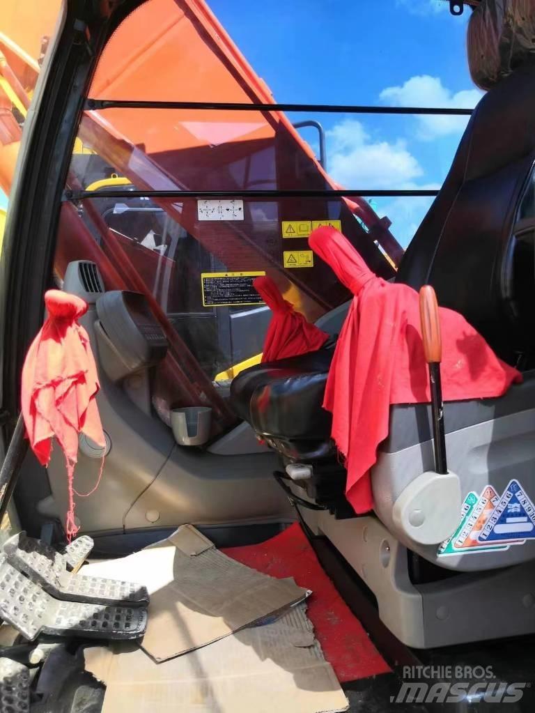 Hitachi ZX200 Bageri guseničari